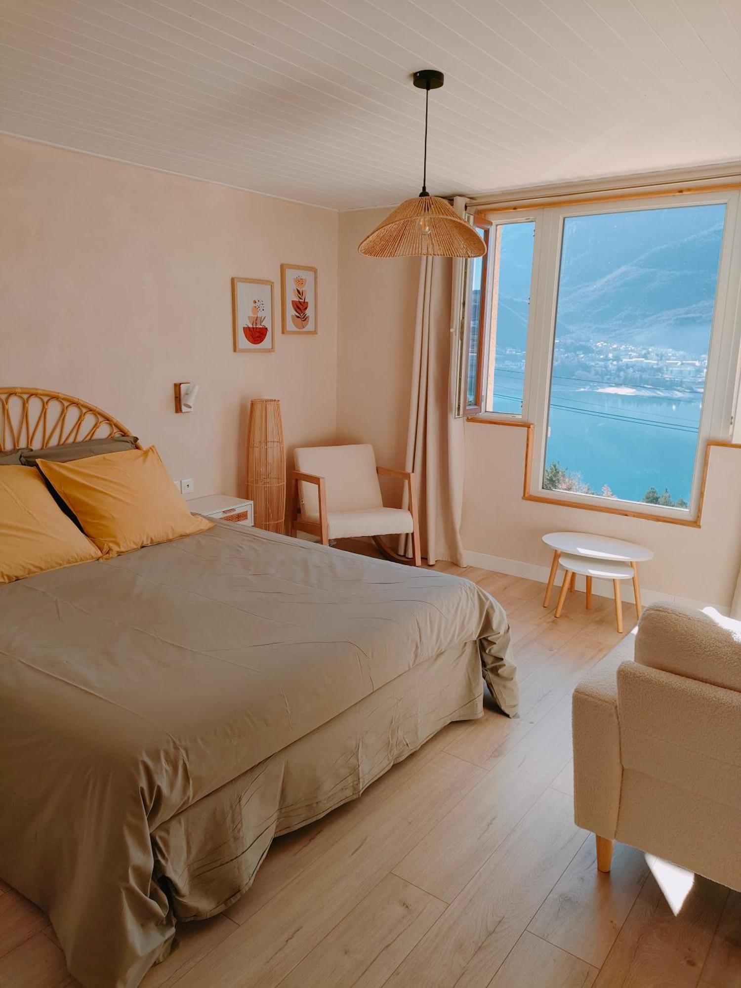 Apartment Le Cosy Du Plongeoir - T2 Neuf Avec Vue Sur Le De Serre Poncon Et Grande Terrasse Avec Jardin Savines
